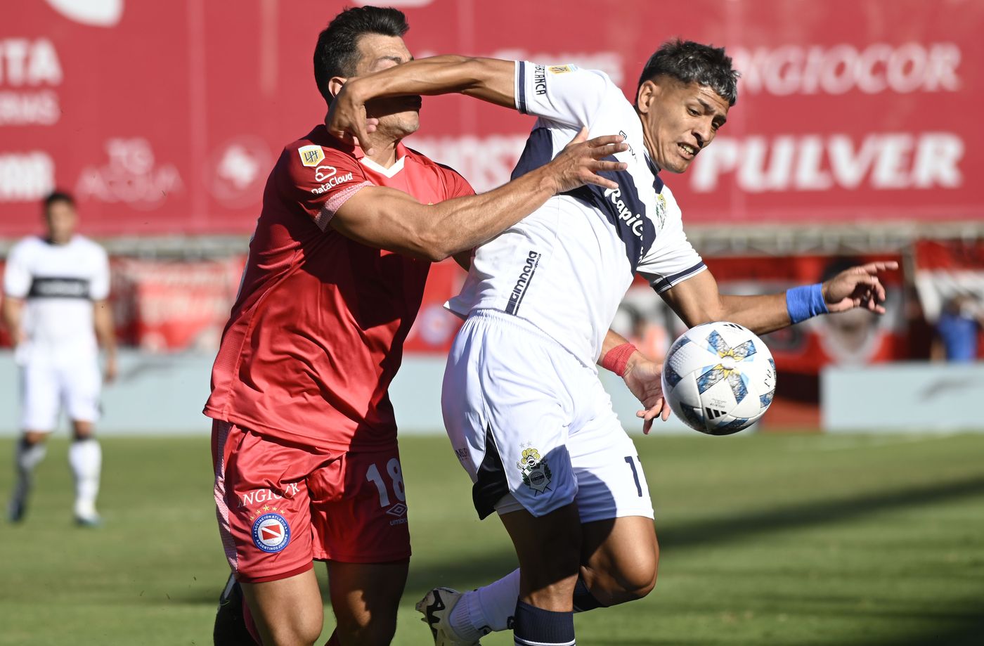 Las dos ofertas que llegaron por el delantero fueron descartadas por Gimnasia.