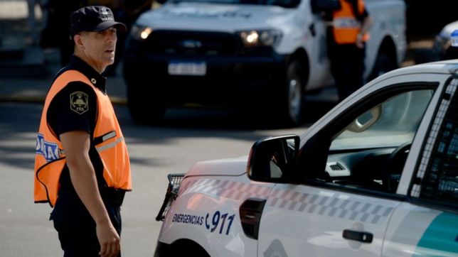 seis delincuentes asolaron una zona de city bell en un violento raid delictivo