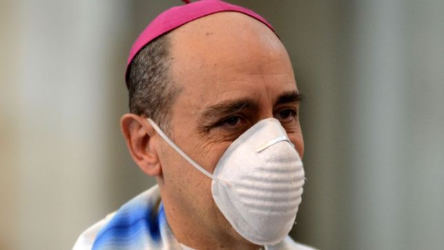 tras el reclamo de tucho fernandez, obispos piden volver a misas con mas de 10 personas