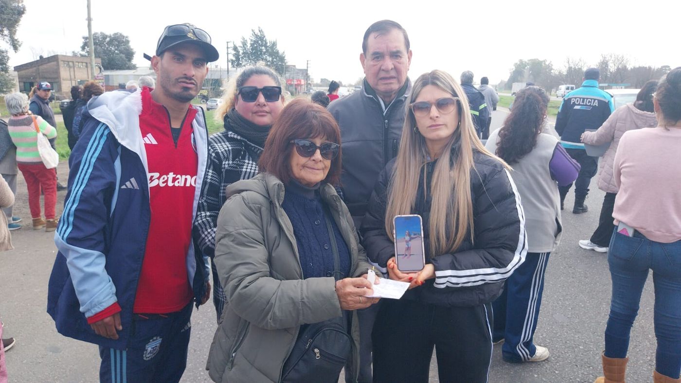 Familiares de Luisana Vitali, la nena de 10 a&ntilde;os que muri&oacute; en el accidente en Ruta 2