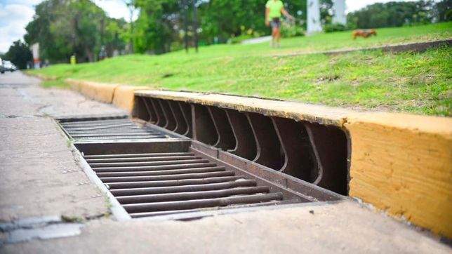 avanzan con la renovacion de cien tapas de tormenta, sumideros y refinaderos para evitar anegamientos