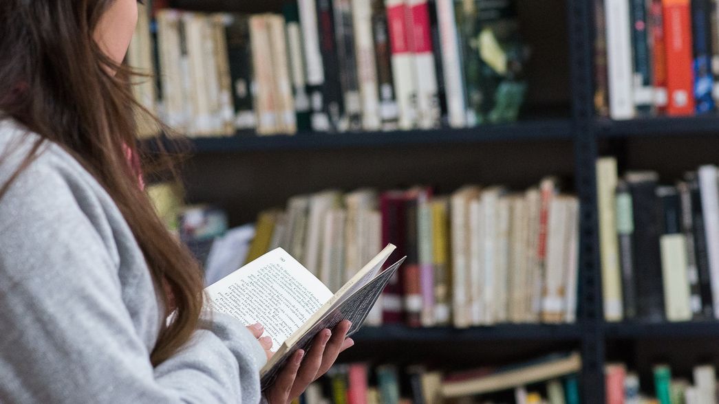 La Provincia lanzó un programa para reforzar la lectura y escritura en alumnos de secundaria