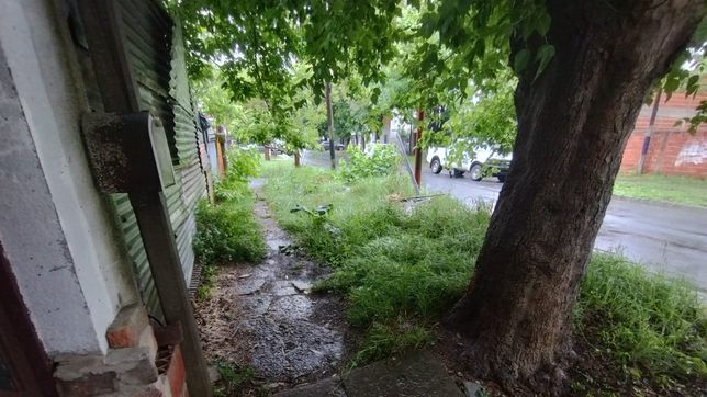 hallan a un bebe abandonado en la calle en pleno temporal