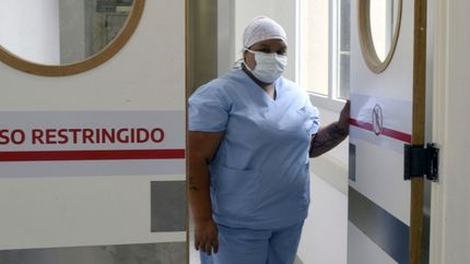 Provincia sumó a 1.500 trabajadores de la salud y dos platenses contaron su experiencia