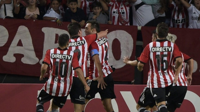 jugo la libertadores con el pincha, el futbol le solto la mano y hoy trabaja como repartidor