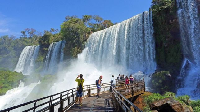 bonificaran con el 50% a los turistas que compren servicios para viajar en el pais en 2021