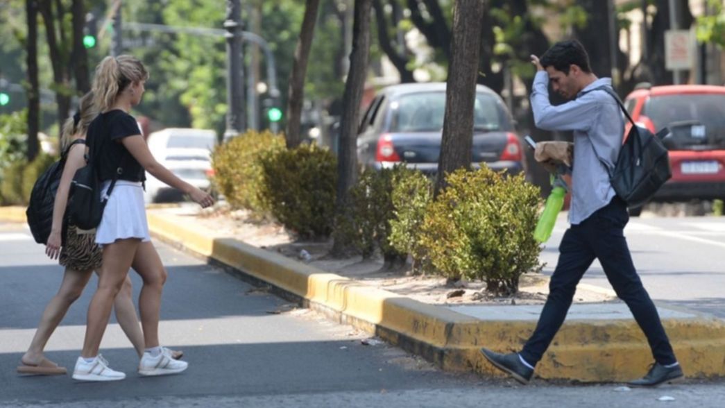 Jueves húmedo, con calor y a la espera de las lluvias en La Plata