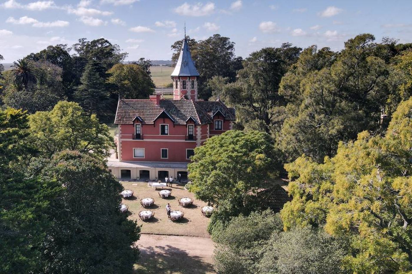 Foto de portada La Raquel.jpg