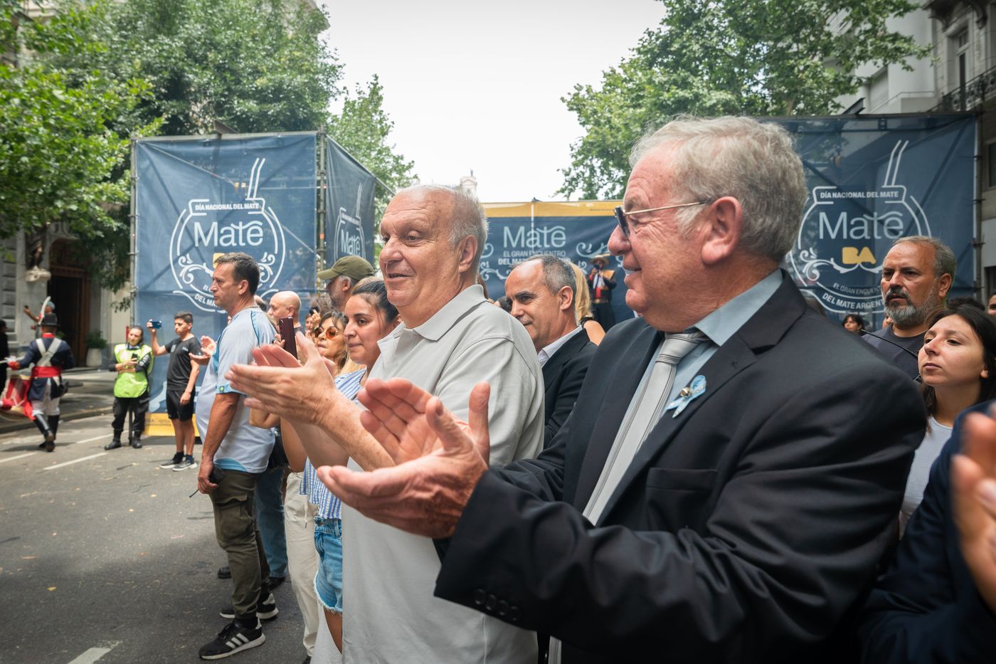 Hernán Lombardi y Alberto Plaza, el mayor coleccionista de mates argentinos