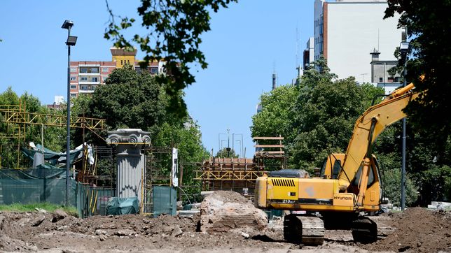 avanza la construccion de la base del nuevo monumento del aguila en plaza italia
