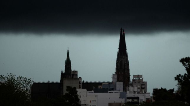 se acercan las tormentas a la plata y aseguran que la temperatura bajara considerablemente