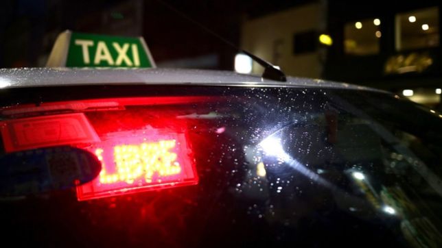 apunalaron a un taxista de la plata para sacarle el celular y la recaudacion