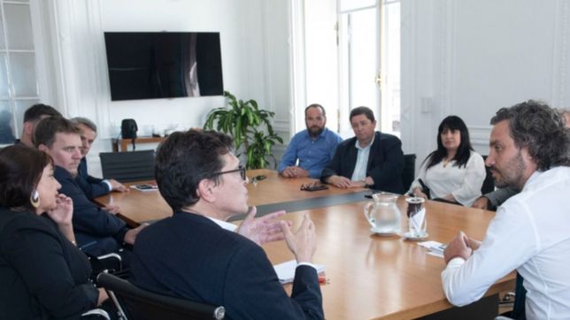 santiago cafiero recibio a fopea en la rosada