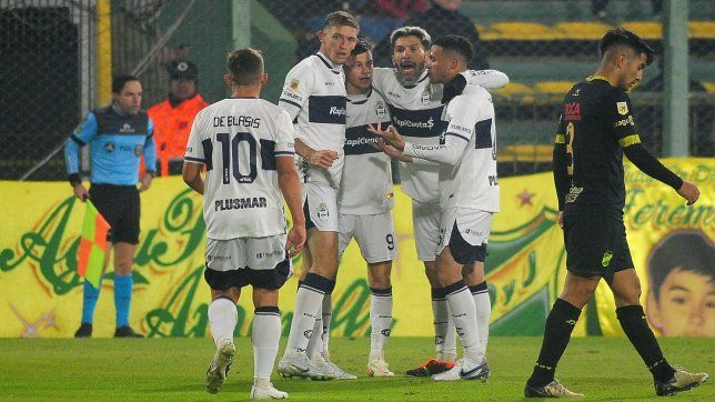 gimnasia pago caro un error defensivo y debe conformarse con el punto del empate