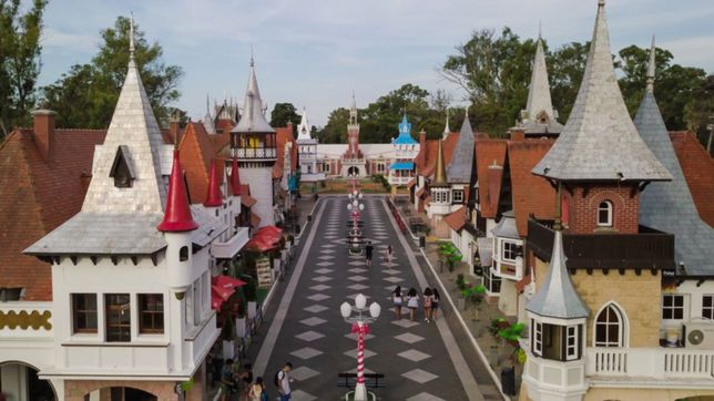 nueva oferta de empleo en la plata: buscan personal para la republica de los ninos