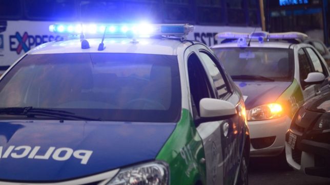 iba en una moto robada, cruzo en rojo, choco y le descubrieron el arma