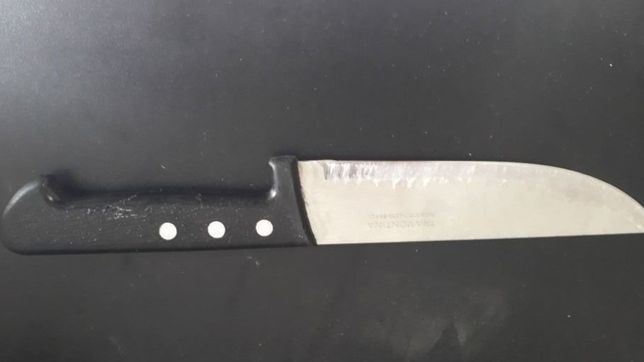 amenazo con matar a su abuela y termino hiriendo a un policia