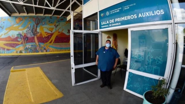 promueven la donacion de sangre y plasma en la terminal de micros de la plata