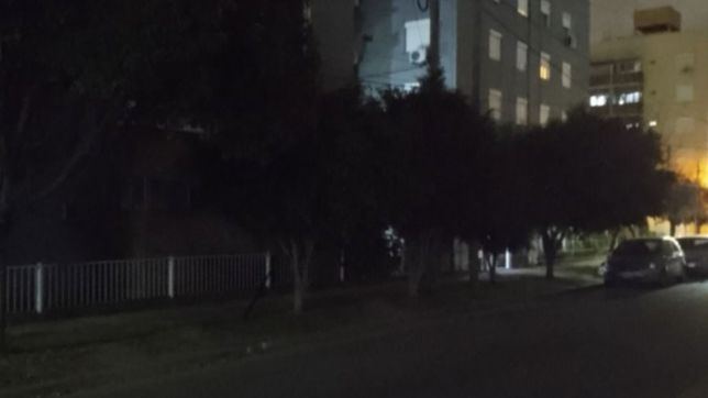 a merced de los ladrones: atacan a vecinos tras dejar una cuadra de la plata a oscuras