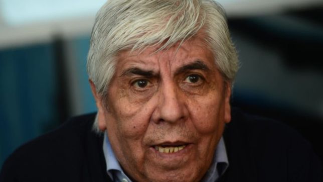 moyano tambien admitio que el y su familia se vacunaron contra el coronavirus