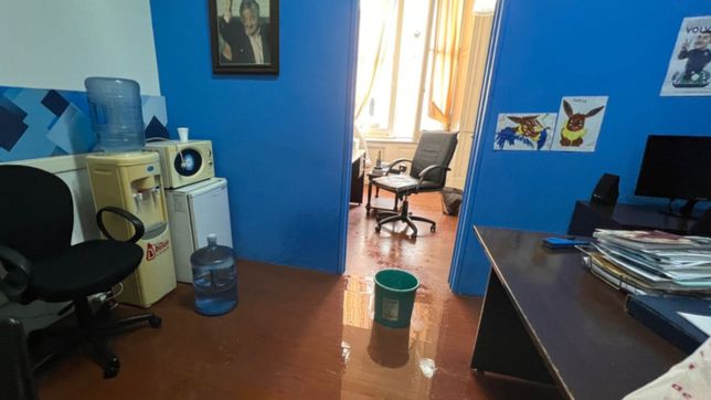 video: el despacho de un concejal de la plata amanecio bajo el agua