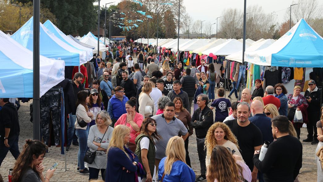Refuerzan el plan de reconversión de la venta ambulante platense con ayuda de la Provincia
