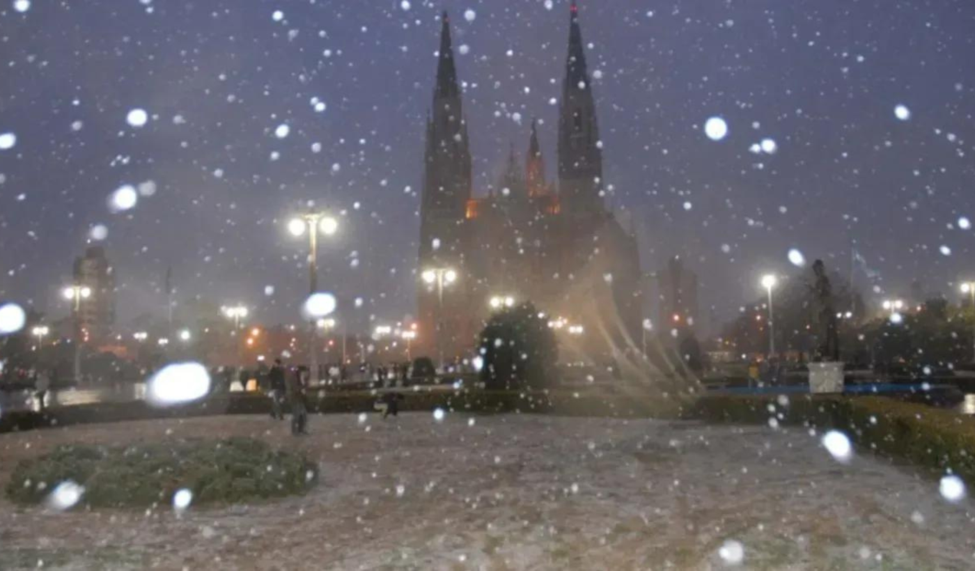 Nieve nevada en La Plata.png