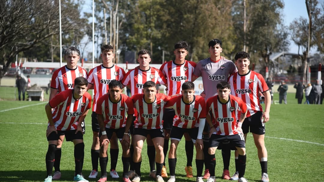 el juvenil que dejo el pincha para ir a un gigante de sudamerica y estar con su familia