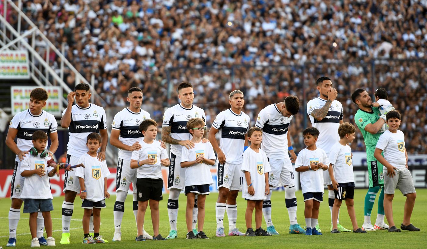 Gimnasia Independiente Rivadvia Formacion.jpg