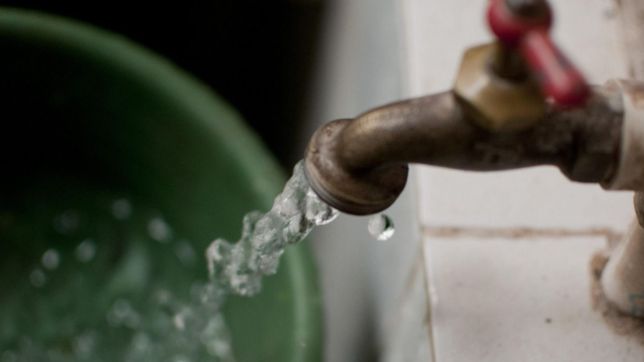 se discute en la plata una nueva suba en la tarifa de absa: ¿cuanto quieren aumentar?