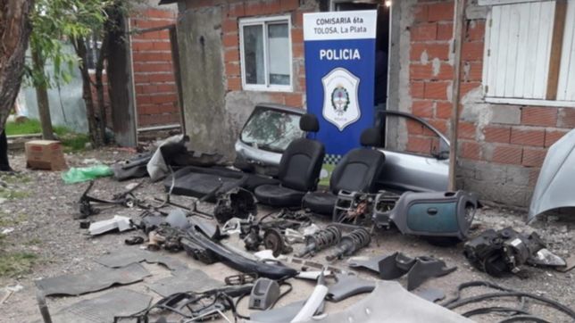 dijeron que les habian robado, pero cuando llegaron a la casa encontraron un desarmadero