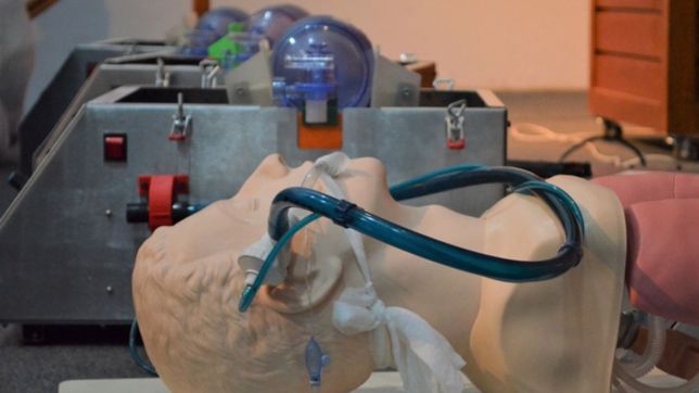 el hospital de simulacion de ciencias medicas recibio cuatro respiradores de emergencia
