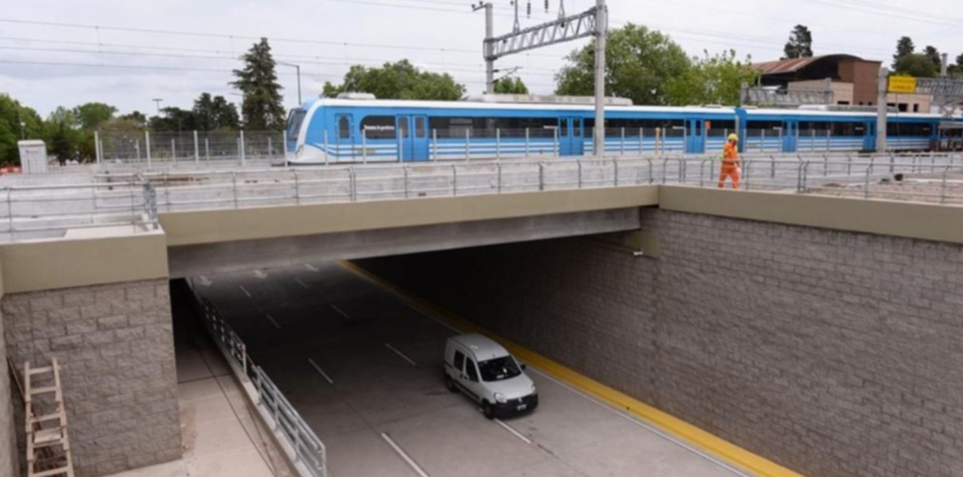 1603121861166.jpeg?x=7&y=103&width=1015&height=507&rotate=0&scaleX=1&scaleY=1&ow=1024&oh=682&&cw=1920&ch=950