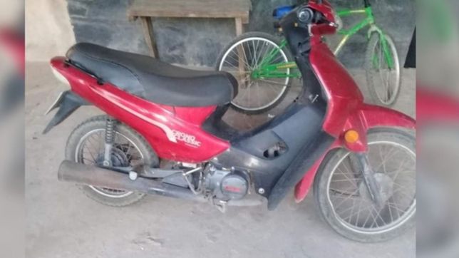 fue a internar a su hijita al hospital de ninos y cuando salio la habian robado la moto
