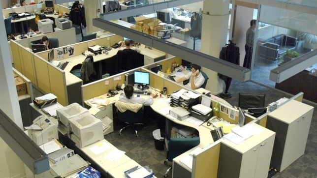 provincia recibe a estatales para acordar nuevos aumentos salariales