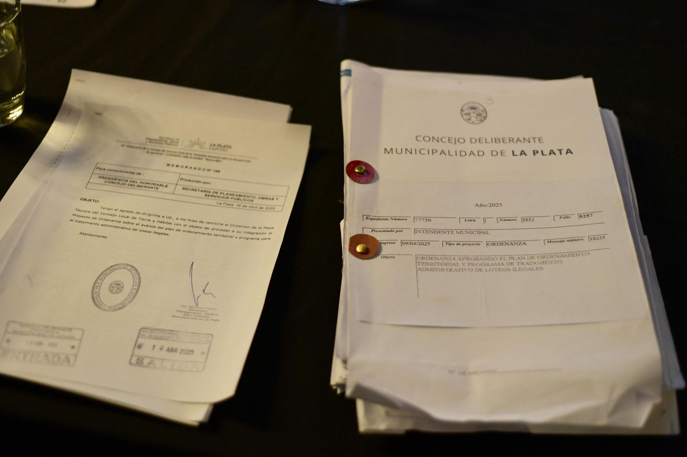 El frondoso expediente sobre los loteos ilegales que se trat&oacute; en la comisi&oacute;n de Planeamiento