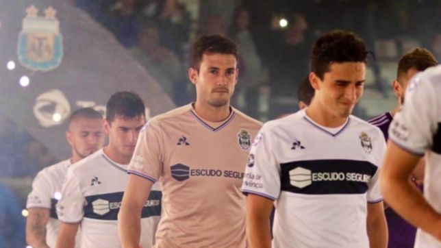 copa argentina: con lesionados y un expulsado, asi seria la defensa de gimnasia para enfrentar a rosario central