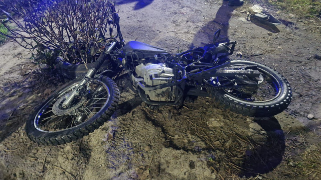 un joven de 24 anos murio al chocar en moto