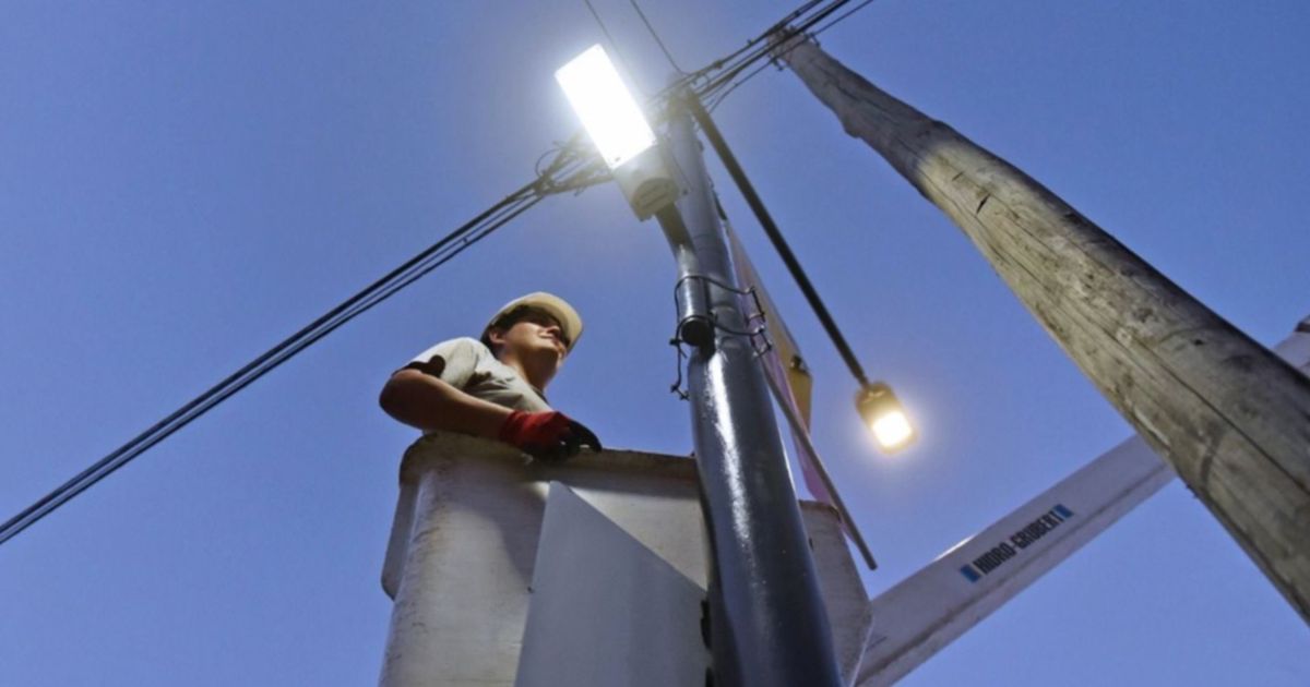 Encaran la renovación de casi 10.000 luminarias LED en La Plata