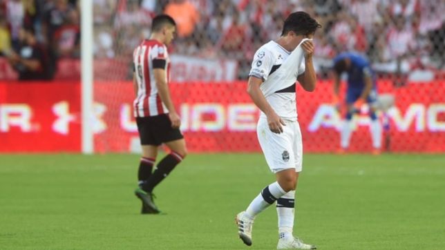 ¿era para roja? asi fue la polemica expulsion de lorenzo faravelli en el clasico