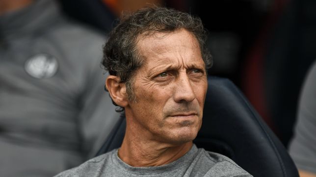 troglio fue presentado en banfield y es rival directo de gimnasia por la permanencia