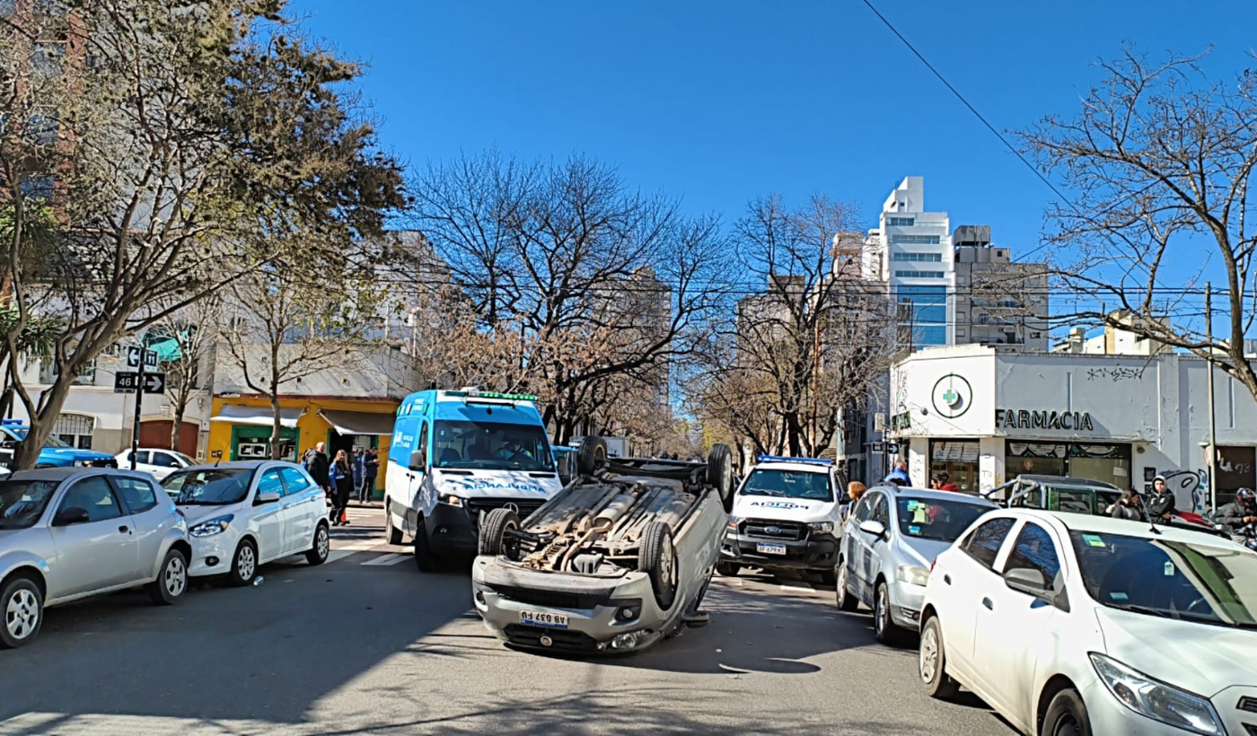 Choque y vuelco en 11 y 46 (1)