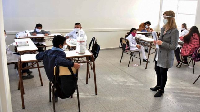 mas de 130 organizaciones piden sostener las clases para evitar una catastrofe educativa