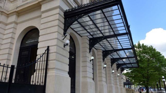 uno por uno, los 50 cursos de la escuela municipal de arte que funciona en el pasaje