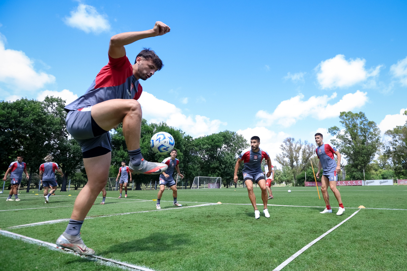 Estudiantes entrenamiento.png