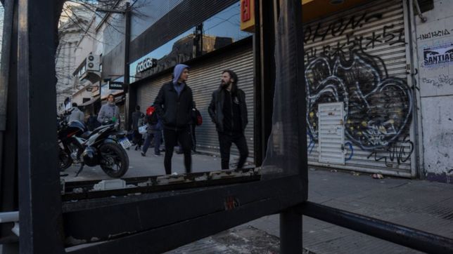 garro le apunto a los trabajadores del astillero tras la represion: nadie tiene derecho a destruir la ciudad
