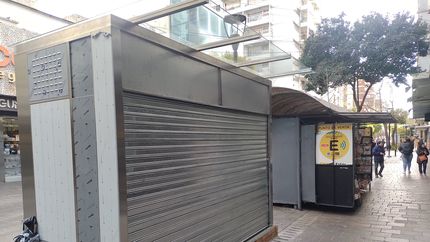 Ya están listos los nuevos puestos de diarios en el centro de La Plata: ¿cuándo se mudan? 