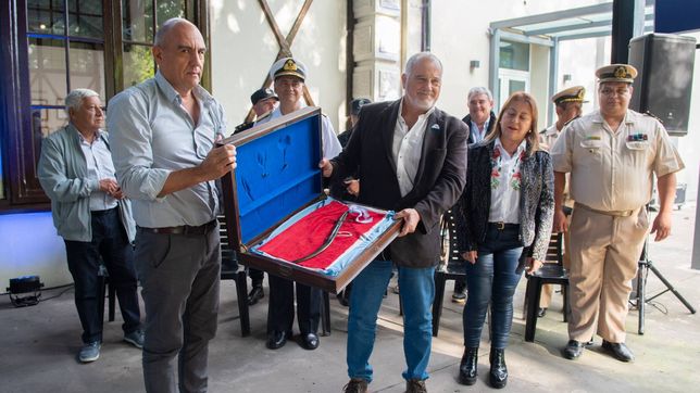 recrearon el desembarco del sable corvo de san martin en el puerto la plata