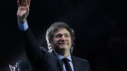 Javier Milei desembarca en La Plata para la campaña y encabezará un acto