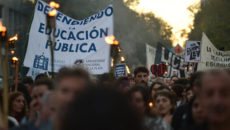Paros, marcha de antorchas y volanteadas: los docentes de la UNLP decidieron cómo continuará su plan de lucha